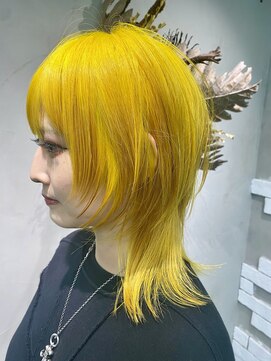 ロリム(RorriM) ウルフカット　ダブルカラー　ハイトーン　ブリーチカラー