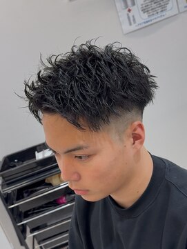 ダズルヘアーブラスト(DAZZLE hair BLAST) フェード/スパイキーショート/ピンパーマ