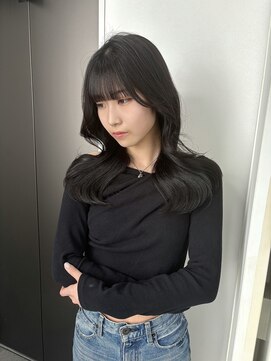 ユーフォリア 渋谷グランデ(Euphoria SHIBUYA GRANDE) ダークグレー　暗髪　ぱっつん前髪　顔周り　くびれヘア