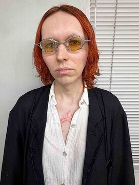 トオ(TOH) ウルフカットウルフパーマレイヤーカットオレンジカラーブリーチ