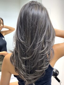 グロウ 恵比寿(grow) ハイライトカラーミルクティーベージュレイヤーカット