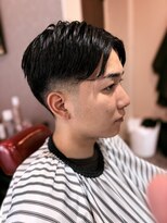 バク(BAKU)&nbsp;ツーブロックフェード