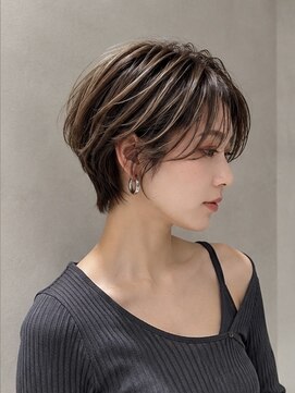 アイシー 関内(ICY) ICY秋成「ニュアンスハイライト&くびれショート」