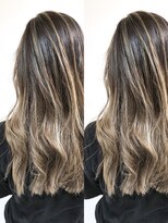 アマンドール(Aman D'or)&nbsp;外国人風ハイライトグラデーション×ホワイトミルクティー