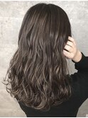 シークレットハイライト_モノトーンアッシュ_ほつれウェーブ_２