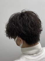 クイーン バイ ノイズ 西院(QUEEN by noism)&nbsp;センターパートスパイラル ツーブロック