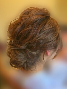 ミテ(MiTe) アレンジヘアセット　シニヨン　パーティーヘア　お呼ばれヘア