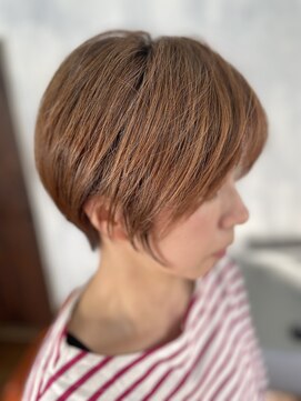 ヌードカラー(NUDE COLOR) 小顔美人ショート/コンパクトショート