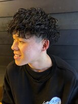 ディスイズバーバーセカンド(THIS IS BARBER 2nd)&nbsp;ツイストスパイラルパーマ　ツーブロック　束感　黒髪　爽やか