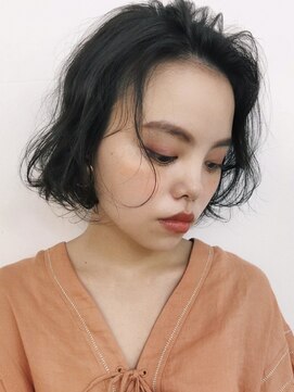 ノイカーム(noi Calm) 顔周りレイヤーカットくびれヘアミルクティーベージュカラー