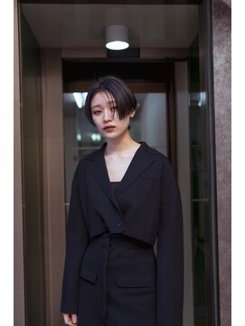 トゥ(TOE) 前下がりハンサムショート