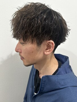 ヒュイル バイ ニアウ(Hwyl by Niau) メンズマッシュパーマツイストパーマスパイラルパーマ刈り上げ