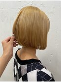 ショートボブブリーチ◎内巻き大人ボブ髪質改善ホワイトブロンド
