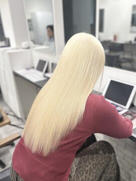 カラ ヘアーサロン(Kala Hair Salon) ブロンド/ホワイトブロンド/ケアブリーチ
