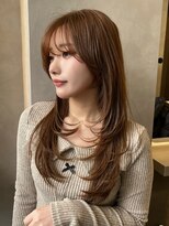 オムニス 表参道(Omnis)&nbsp;レイヤーカット流れる顔周り表参道ヘアカラーロングレイヤー