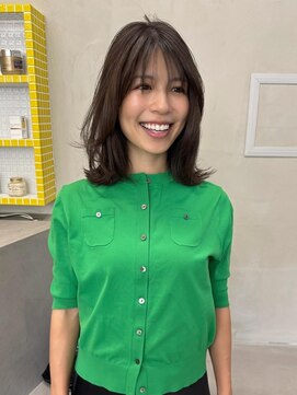 アワーズ 南青山(Our's) 動きと柔らかさを両立した大人ミディアム