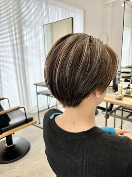 テラス トヨタ(Telasu Toyota) ハンサムショートレイヤーカットとハイライトの立体感カラー◎