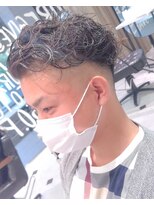 パール(PEAR+L)&nbsp;メンズ×メンズカット×メンズパーマ×かき上げヘア×シルバー