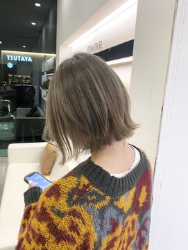 カッツ 駅家店(CUT S) ミルクティーベージュ