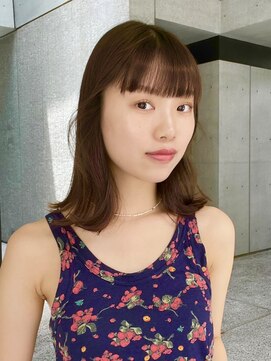 ローネス(LONESS) 柔らかさのあるブラウンベージュ【表参道/青山】