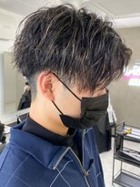 センターパート波巻きパーマスパイラルパーマツイストスパイラル