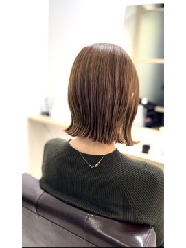 エレノア 自由が丘店(Eleanor) パツっとボブ/外はね//30代40代/白髪ぼかし