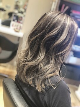 ルービック 難波(Rubik's) ナチュラルな束感ハイライトグラデーション