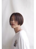 スリークな質感のショートボブ