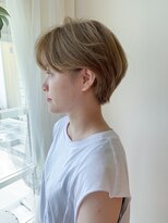 ムク(Muku) ブリーチ有りベージュカラーのハンサム丸みショート（担当地主）