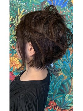 イラドットケイ(Era.K) クール系ボブ