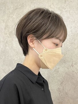 エリマ  茅ヶ崎(elima) くびれショートヘアケアブリーチカラーミルクティーベージュ