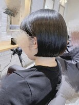 カーラ(Cara)&nbsp;ミニボブ × 耳かけスタイル