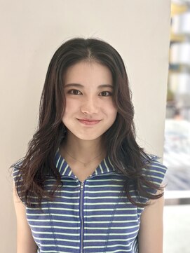 エアー 銀座タワー(AIR) センターパート　前髪なし　ミディアム