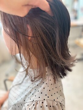 ファムバイアヴァンス(Femme by AVANCE.) 毛先ワンカール×インナーカラー