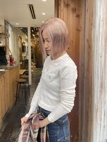 テイ(tei)&nbsp;ホワイトピンクベージュ/切りっぱなしボブ