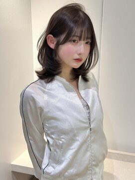 ロンプ(romp) レイヤーカットミディアムレイヤー顔周りレイヤーi