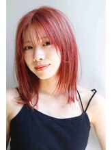 髪の状態を見極めて施術し、鮮やかで美しい発色を実現。理想のカラーを諦めていた方もご相談ください♪