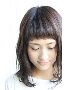 ホワイトルーム(White Room) フワフワウェーブ×ショートバング