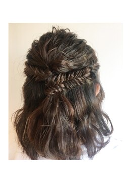 シャンティーク(shanteek) 【平垣内】ハーフアップアレンジ・フィッシュボーン