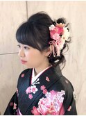 大人っぽさと可愛いさを併せ持つ、欲張りサイドアップスタイル♪