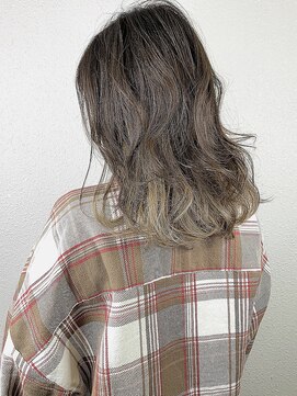 ブランシュ バイ アルティナ(Blanche by artina) ミルキーベージュ×インナーカラー[Blanche川崎]