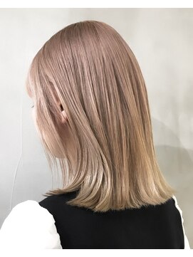 ヲタク(wotaku.) ミルクティーピンクベージュカラー切りっぱなしボブハイトーン