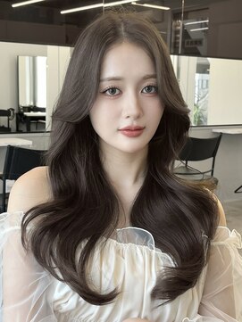 フォンズ(FONS) 人気のレイヤーロング 韓国ヘア くびれヘア グレージュカラー