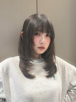 ジョエミバイアンアミ(joemi by Un ami) レイヤーカット/透明感グレージュカラー/ウルフレイヤー