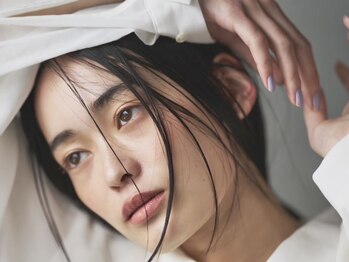 ス キョウト(su kyoto)の写真/顔まわりの印象を丁寧に整えながら、貴方の生活や気分に寄り添う、“デザイン”をご提案します。