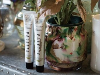 ヘアーリゾート フレグランス(Hair Resort fragrance)の写真/髪や頭皮に優しいオーガニックの薬剤を使用♪髪と頭皮に優しいカラーで、いつまでも綺麗なツヤと色味に＊