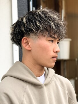 エルマーク 梅田(L-MARK) メッシュハイライトスパイラルパーマツイストパーマツーブロック
