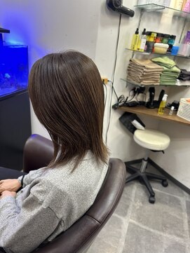 グロウアップバイトゥエンティーフォー 稲葉(glow up by24) 外ハネくびれミディアムレイヤー