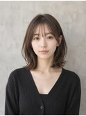切りっぱなしミディアムレイヤーボブ