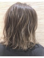 フェリエットバイビークール(feliette by Be-COOL)&nbsp;「feliette」軍司博司　 外はねボブハイトーンベージュ♪